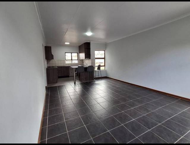 2 BEDROOM TOWNHOUSE FOR SALE IN GLEN MARAIS